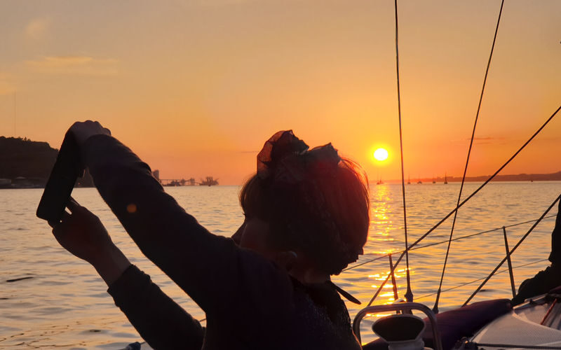 Daytime or sunset small group cruise tour in Lisbon - What the cruise includes, and what is not spelled out