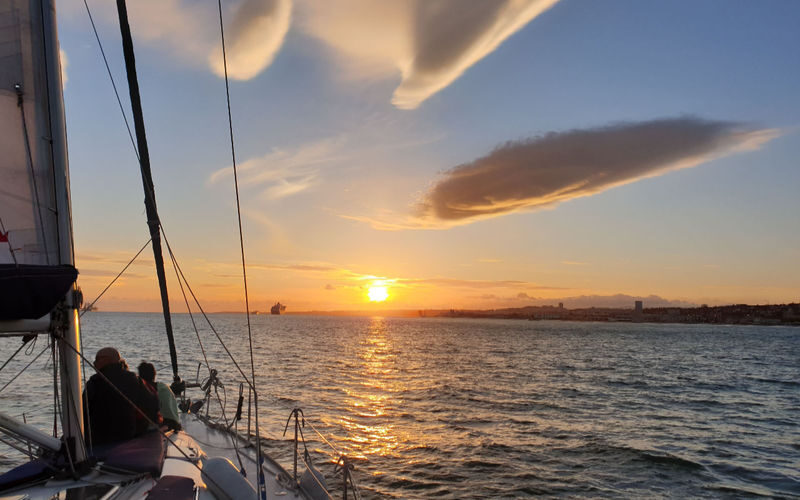 Daytime or sunset small group cruise tour in Lisbon - The crew can make a short outing feel personal