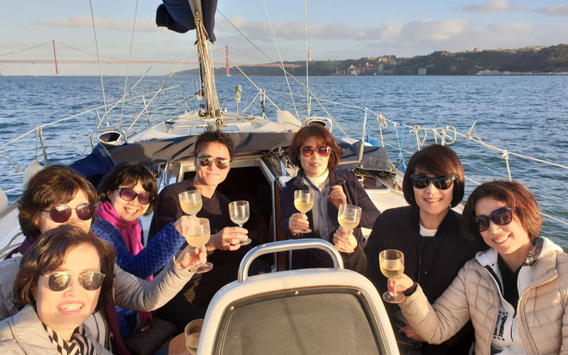 Daytime or sunset small group cruise tour in Lisbon - Who is likely to enjoy this Lisbon cruise