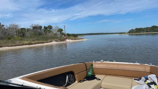 Daytona Beach: 2 Hour Coastal Discovery Boat Cruise - Complimentary Refreshments