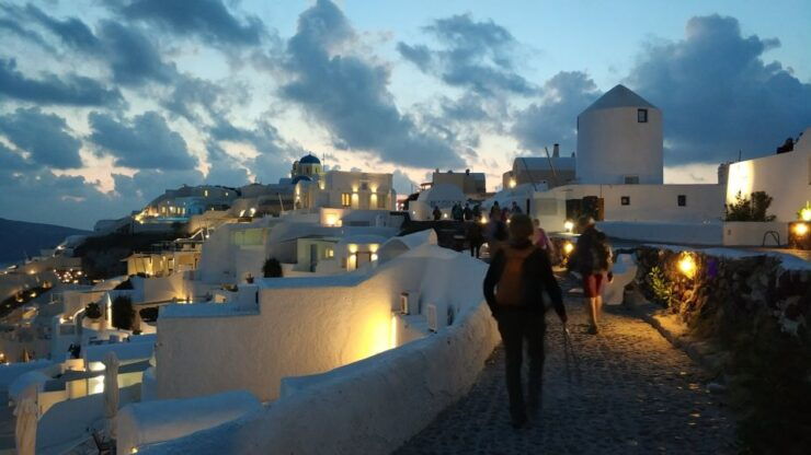 Dazzling Christmas Tour in Santorini - Booking and Cancellation Options