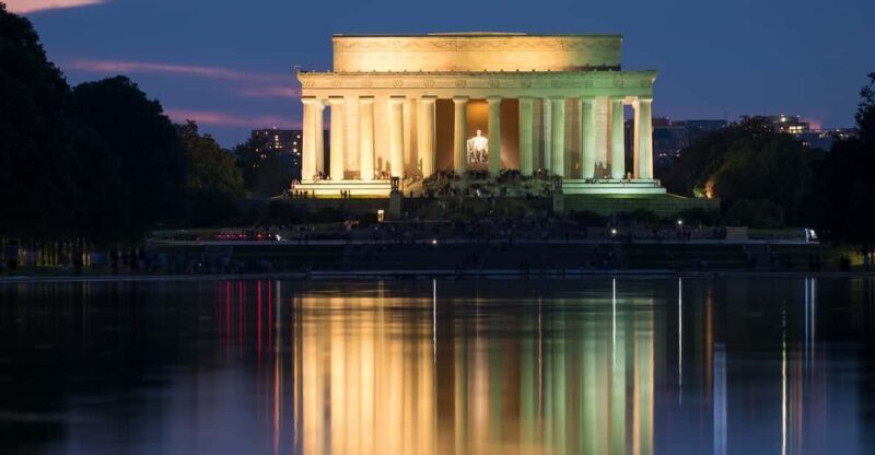 DC: Monuments & Memorials Sunset Tour by Open-top Bus - Exploring the Details of the Sunset Tour