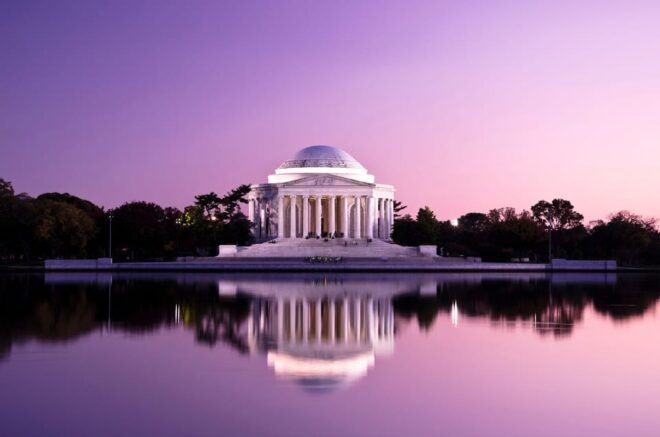 Dc: Monuments & Memorials Sunset Tour With Live Guide - Tour Features