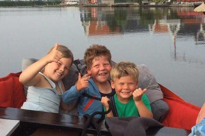 De Rijp Private Boat Tour With Drinks, Cheese and Snacks - Whats Included