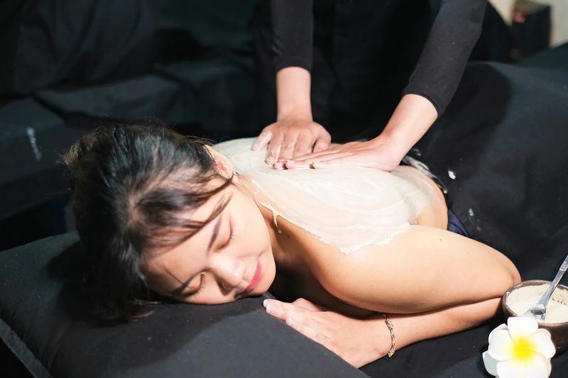 De WAVE Family Massage & Reflexology Taman Siswa in Yogyakarta - Two hours for body and face