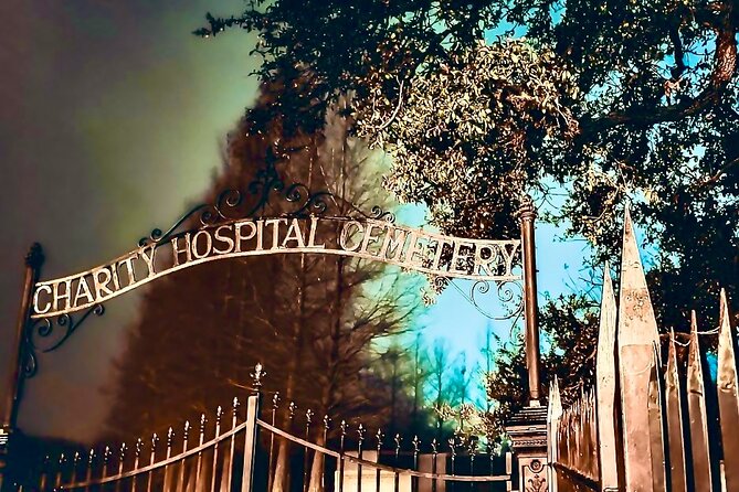 Dead of Night Ghosts and Cemetery Bus Tour - Stop 2: St. Louis Cemetery No. 3