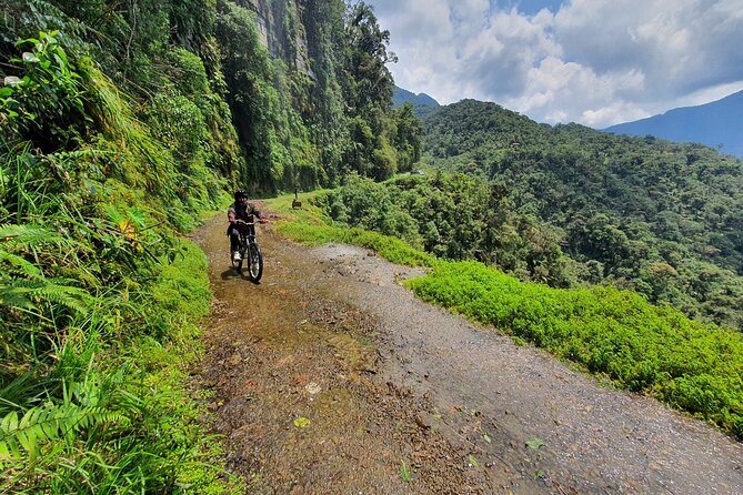 Death Road By Full Suspension Bike - Full Day - English Speaking Guide - Tour Overview