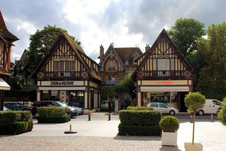 Deauville Rouen Honfleur: Private Round Tour From Le Havre - Experience Highlights