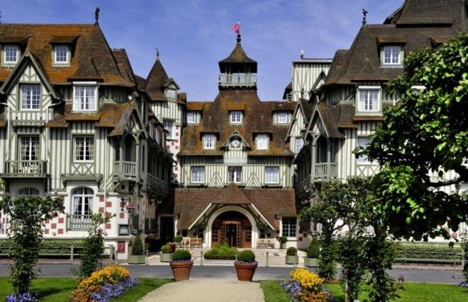 Deauville Rouen Honfleur: Private Round Tour From Le Havre - Full Description of Experience