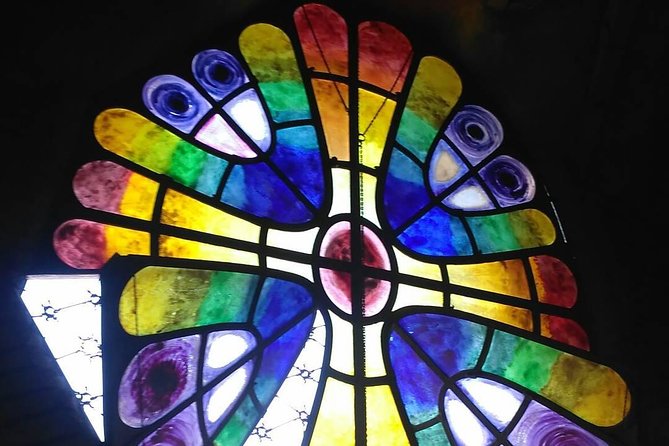 Decoding Gaudí on a Private Tour With Official Guide - Exploring Gaudís Architectural Style