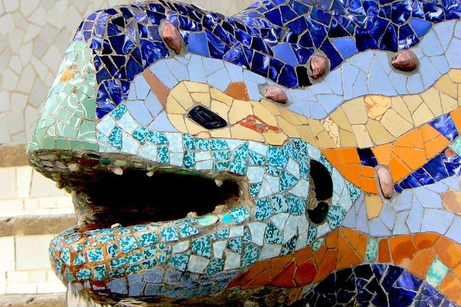 Decoding Gaudí on a Private Tour With Official Guide - Why a Private Tour With an Official Guide Is Worth It