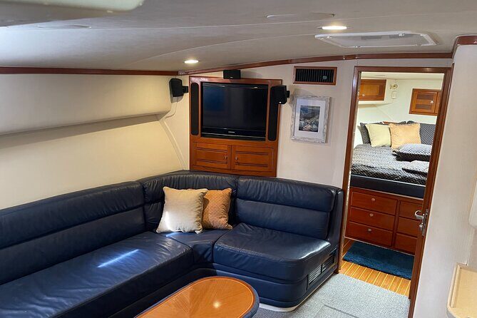 Deep Sea Fishing Charter in Waikiki, Hawaii - Introducing the Deep Sea Fishing Charter in Waikiki, Hawaii