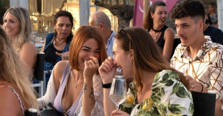 Degustibuss Experience: Wine Tasting Dressed in Pink in Rome - Wine Tasting Experience Highlights