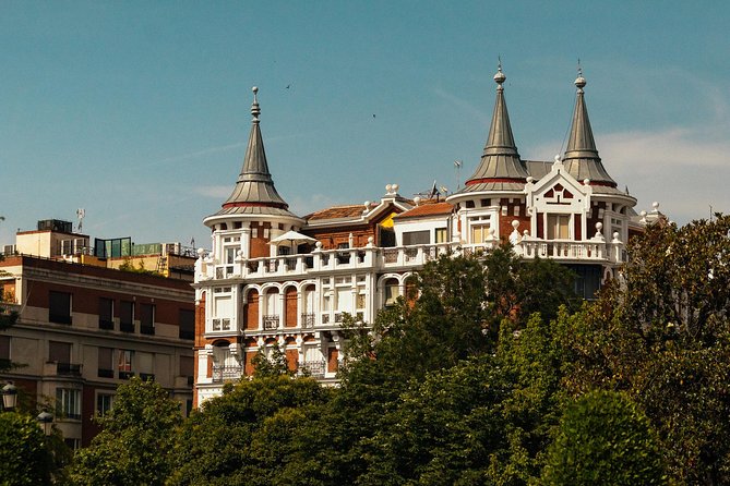 Del Prado and Surroundings Private Tour With Locals - Guided Tour of Artistic Masterpieces