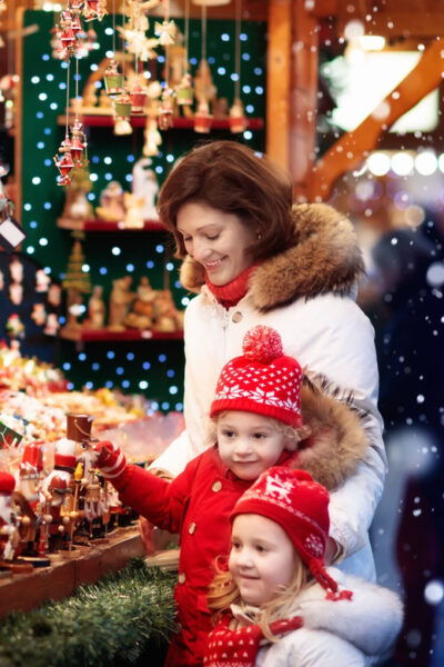 Delft: 2-Hour Christmas Walking Tour - Navigating Delfts Winding Streets
