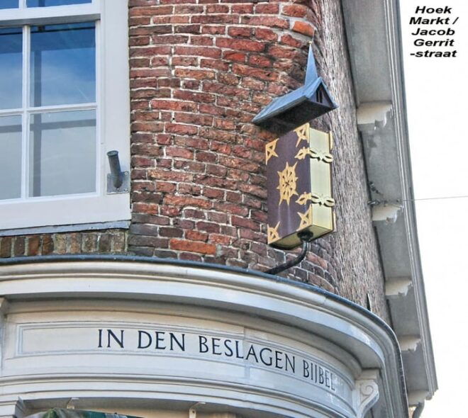 Delft: City Center Walking Tour - Exploring Delft City Hall