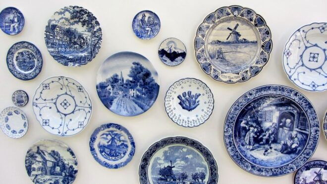 Delft: Guided Walking Tour - Admire the Traditionally Painted Delft Blue Earthenware