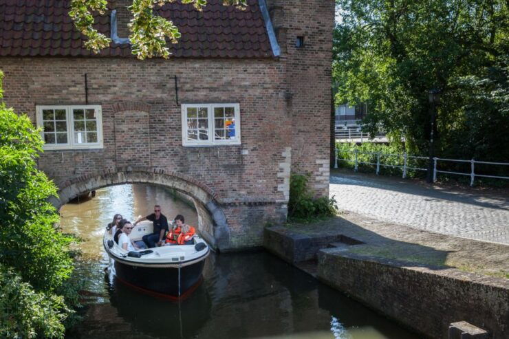 Delft: Vermeer History Open Boat Cruise - Activity Details for the Open Boat Cruise
