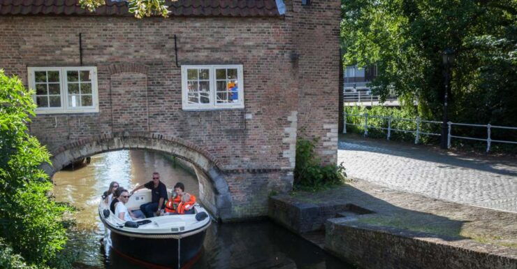 Delft: Vermeer History Open Boat Cruise - Experience Highlights of the Boat Tour