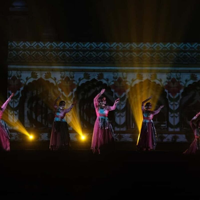 Delhi: 2-hour Red Fort Guided Evening Light & Sound Show - Good To Know