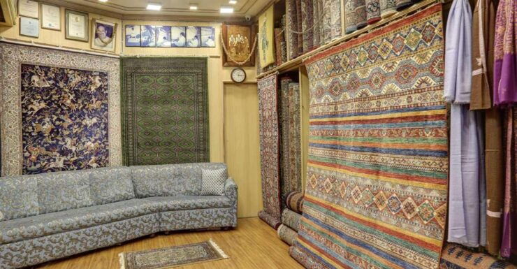 Delhi: 4-Hour Shopping Tour With Car, Tour Guide & Transfers - Tour Duration and Languages Offered