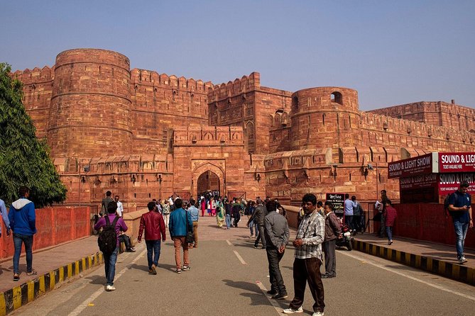 Delhi Agra Day Tour By Gatimaan Express - Tour Guide Meeting