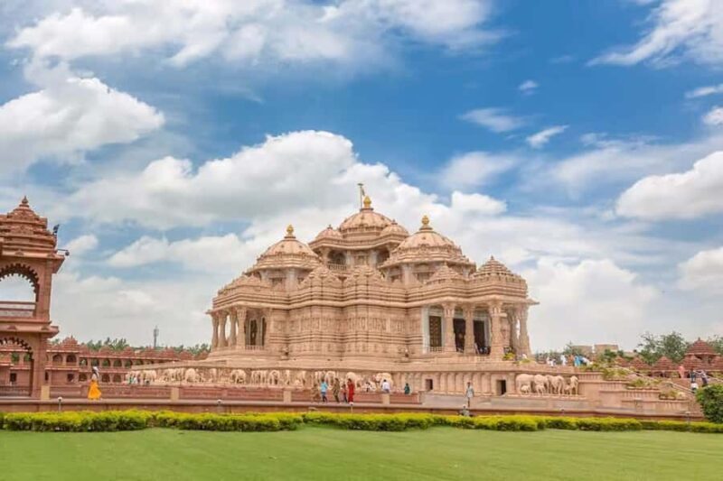 Delhi: Akshardham Temple Guided Tour w/ Water & Light Show - A Closer Look at the Tour Experience