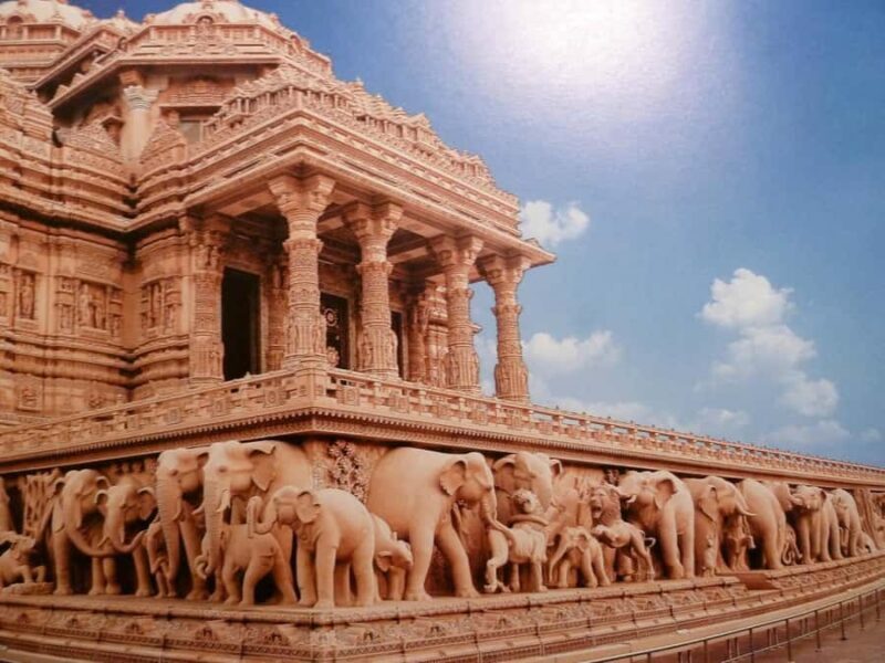 Delhi: Akshardham Temple Guided Tour w/ Water & Light Show - Who Will Enjoy This Tour?