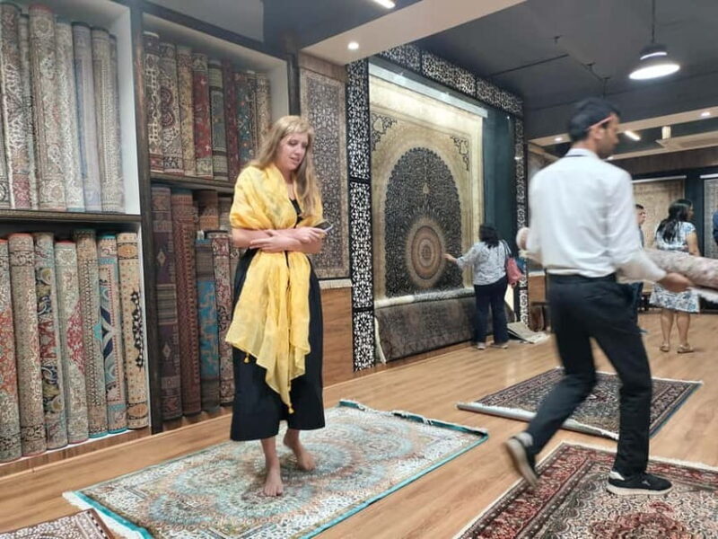 Delhi: Authentic Shoppers Trail Day Tour with Lunch - Is This Tour Worth It?