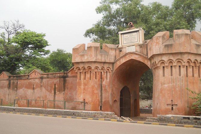 Delhi Church Tour & Its Colonial Past - Cultural Insights