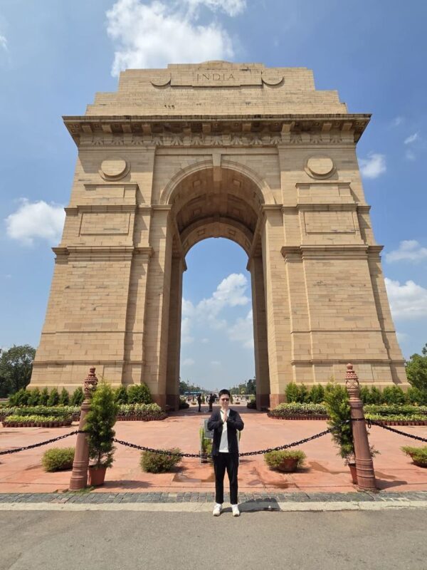 Delhi City Tour with Chinese/Japanese/Korean/English Speaking Guide - Tomb, memorial, and lotus-shaped temple