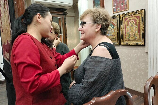 Delhi : Customized Half or Full Day Delhi Shopping Tour - Frequently Asked Questions