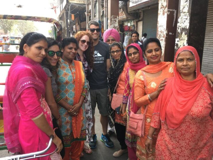 Delhi Exclusive Guided Shopping Tour With Transfers - Tour Highlights