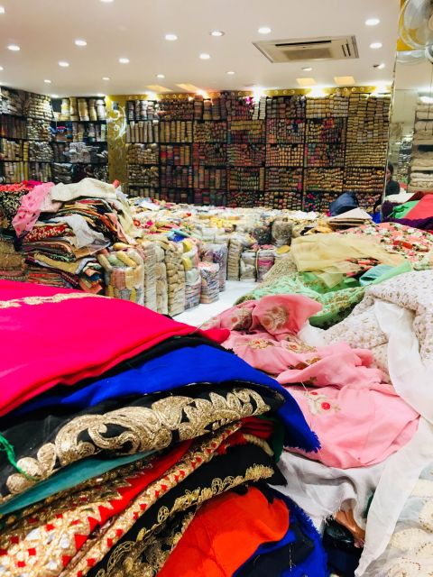 Delhi Exclusive Short Guided Shopping Tour With Transfers. - Important Information