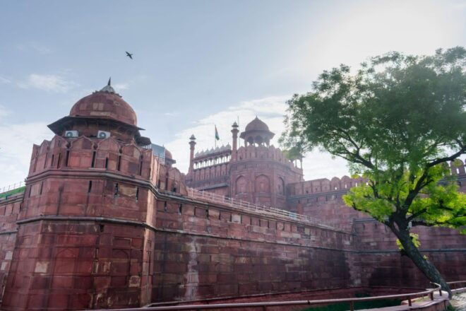 Delhi: Explore Hassle-Free Old and New Delhi 8-Hour Tour - Visitor Experience