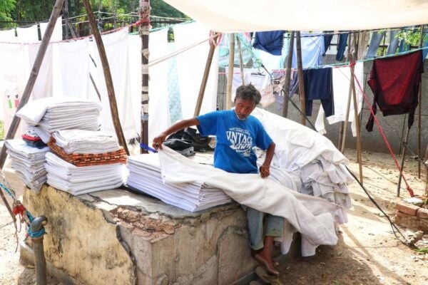 Delhi: Full-Day Delhi Sightseeing Tour by Public Transport - Customer Review