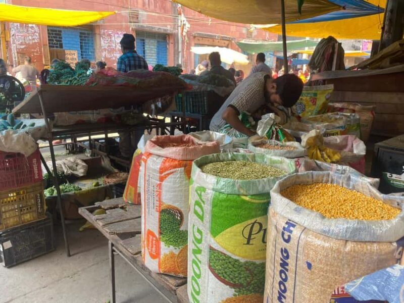 Delhi: Full-Day Shopping Tour with Male & Female Guide - FAQs  