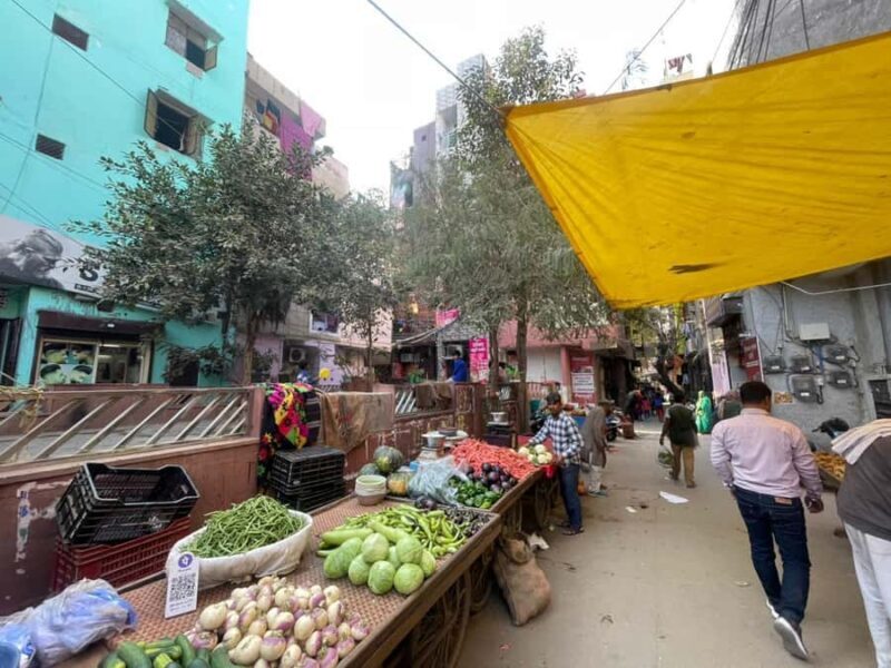 Delhi: Full-Day Shopping Tour with Male & Female Guide - Good To Know