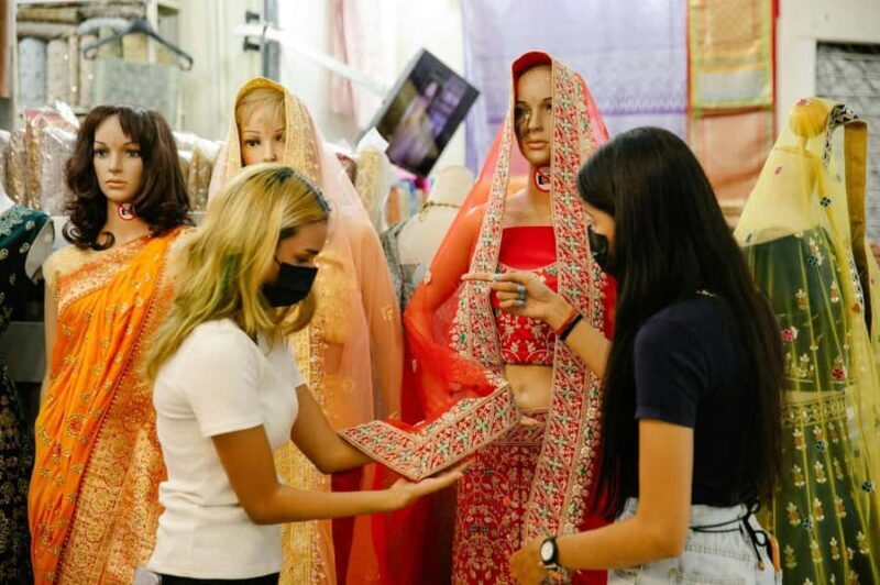 Delhi: Guided Shopping Tour Experience Local Female Expert - Real Insights from Travelers