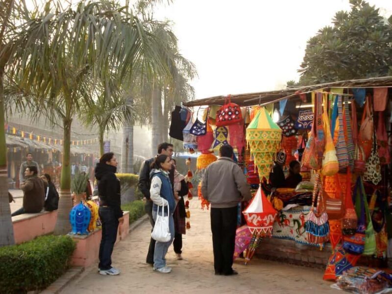 Delhi: Guided Shopping Tour Experience w/ Female Expert - What to Expect from the Delhi Shopping Experience