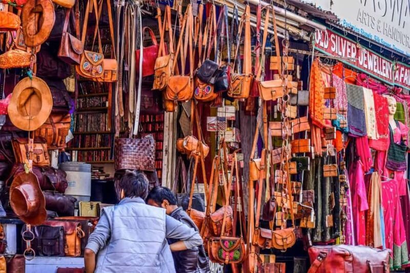 Delhi: Guided Shopping Tour Experience w/ Female Expert - FAQ