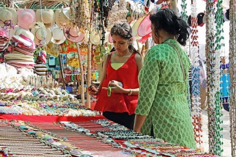 Delhi: Guided Shopping Tour Experience w/Local Expert Guide - Practical Tips for Travelers