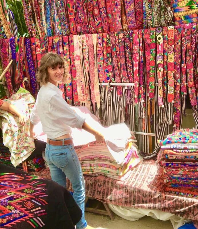 Delhi: Guided Shopping Tour with an Female Expert - Discover the Charm of Delhi’s Markets with a Female Expert Guide