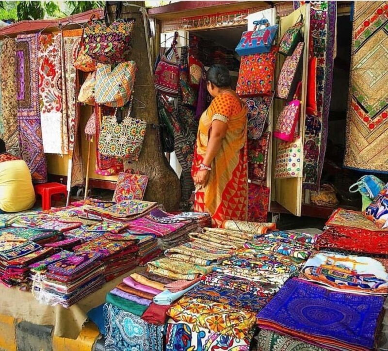 Delhi: Guided Shopping Tour with an Female Expert - A Deep Dive into the Delhi Shopping Tour
