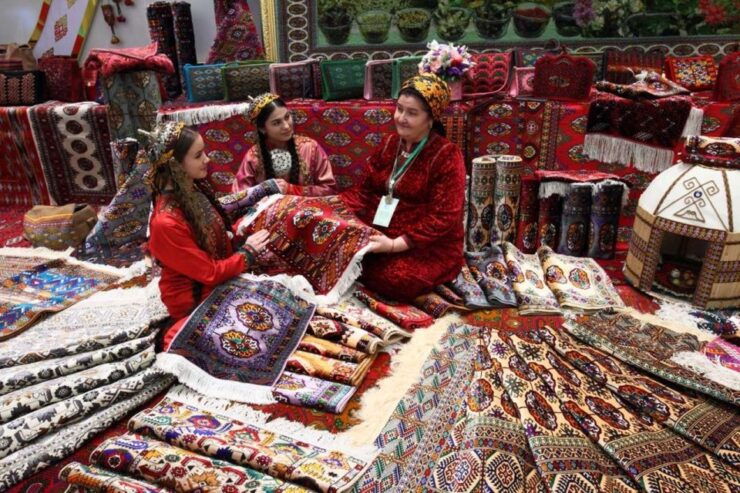 Delhi: Half Day Shopping Tour With Guide by Car. - Itinerary