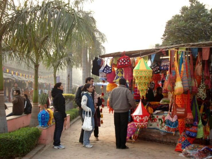 Delhi: Half Day Shopping Tour With Private Guide & Transfer - Tour Details and Pickup Information