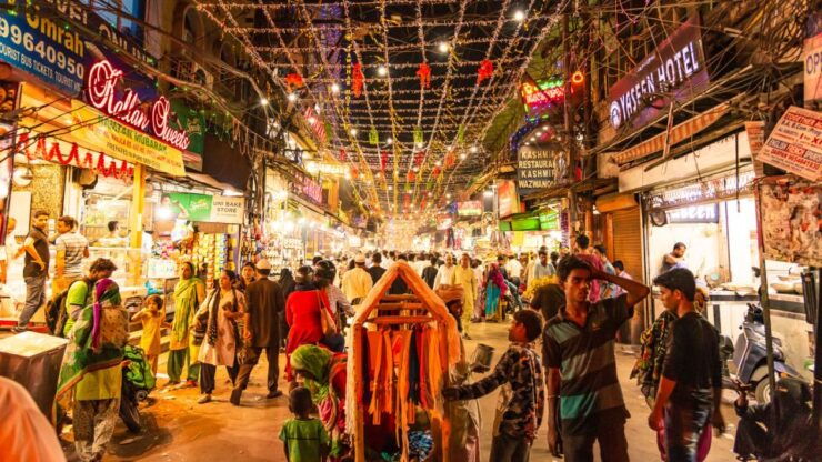Delhi: Half Day Shopping Tour With Private Guide & Transfer - Languages and Pickup Locations