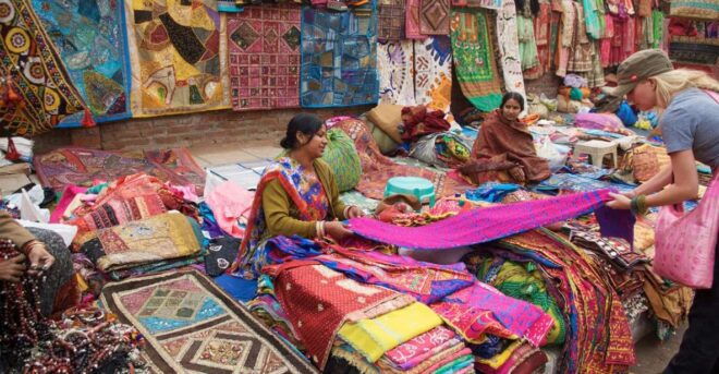 Delhi: Half Day Shopping Tour With Private Guide & Transfer - Highlights of the Shopping Tour
