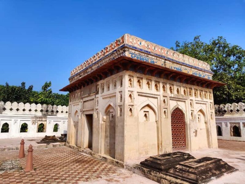 Delhi: Haunted Monuments Walking Tour - A detailed look at Delhi’s haunted monuments tour