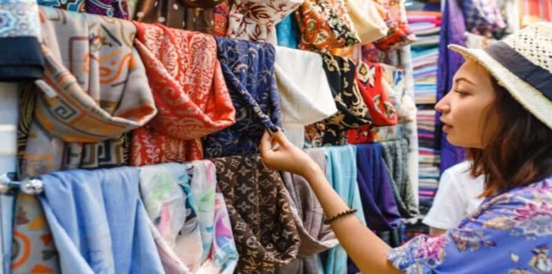 Delhi Hidden Shopping & Crafts Experience with Local Guide - Good To Know